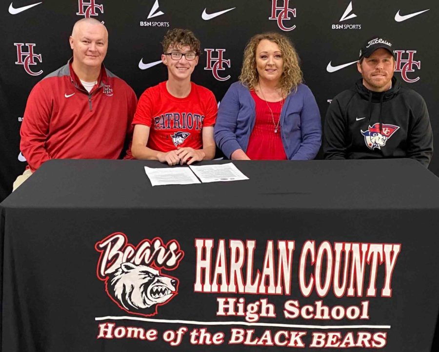 Lewis becomes first HC golfer to continue in college with decision to sign with Cumberlands